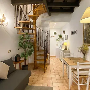 https://new-luxury-sweet-home-cappellari-campo-dei-fiori.it-romehotels.com